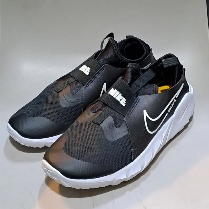 [BUNJANG] Nike Flex Runner 2 GS 250mm Sneakers / 나이키 플렉스 러너 2 GS    250mm