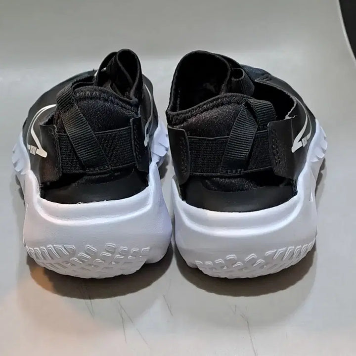 [BUNJANG] Nike Flex Runner 2 GS 250mm Sneakers / 나이키 플렉스 러너 2 GS    250mm