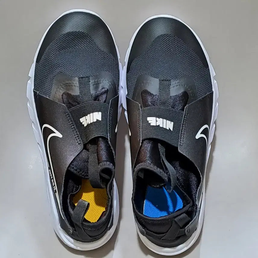 [BUNJANG] Nike Flex Runner 2 GS 250mm Sneakers / 나이키 플렉스 러너 2 GS    250mm