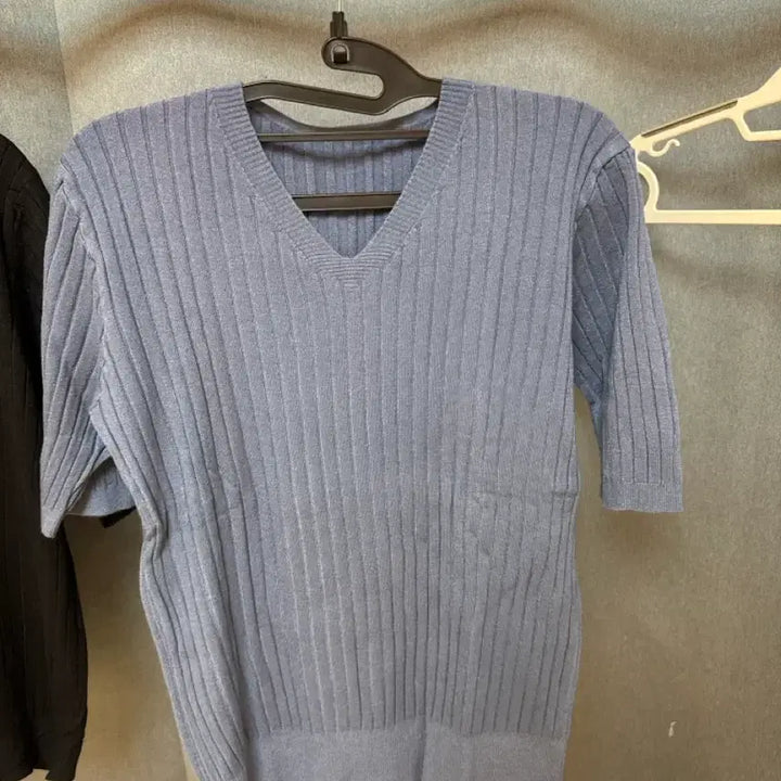 [BUNJANG] V-Neck Short Sleeve Knit Set / 브이넥 반팔 니트티