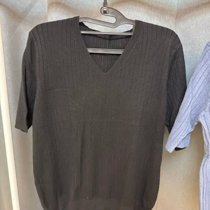 [BUNJANG] V-Neck Short Sleeve Knit Set / 브이넥 반팔 니트티