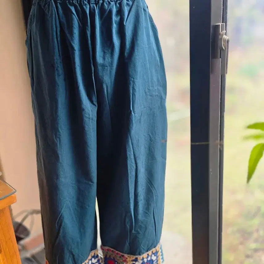 [BUNJANG] Crochet Hem Cotton Baggy Pants / 크로쉐 밑단 면 베기바지