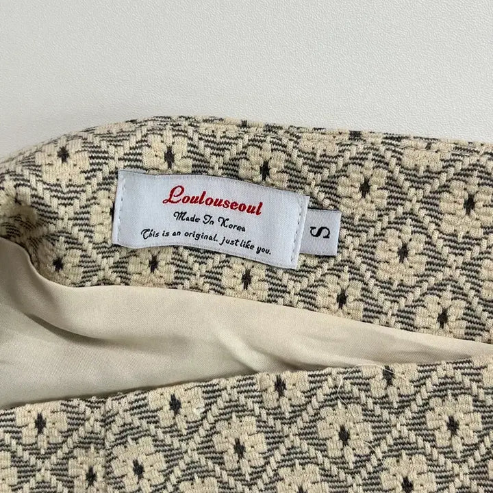 [BUNJANG] Lulu Seoul Beige Skirt / 루루서울 스커트(베이지)