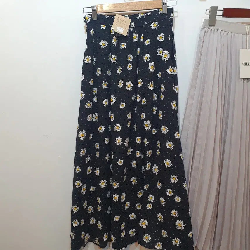 [BUNJANG] Niko and Daisy Pocket Long Skirt / niko and  데이지 포켓 롱스커트