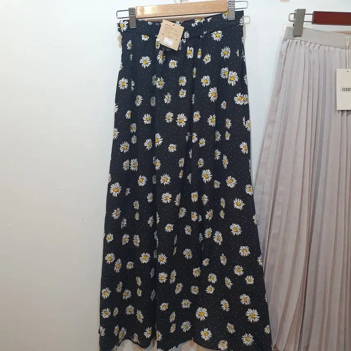 [BUNJANG] Niko and Daisy Pocket Long Skirt / niko and  데이지 포켓 롱스커트