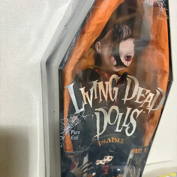 [BUNJANG] Living Dead Dolls Series 16 Isabelle (Sealed) / 미개봉) 리빙데드돌 시리즈 16기 이자벨