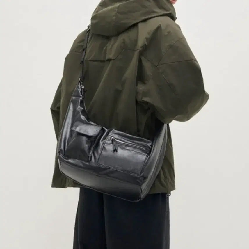 [BUNJANG] System Homme Crack Leather Hobo Bag / 시스템옴므 크랙 레더 호보백