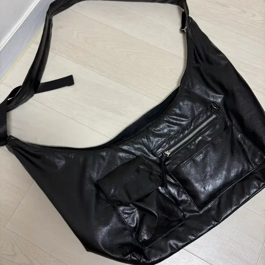 [BUNJANG] System Homme Crack Leather Hobo Bag / 시스템옴므 크랙 레더 호보백