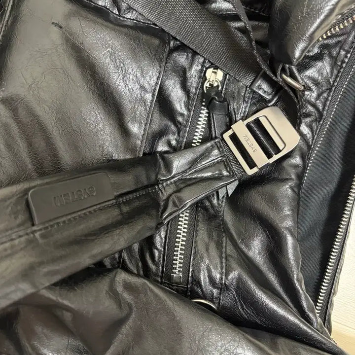 [BUNJANG] System Homme Crack Leather Hobo Bag / 시스템옴므 크랙 레더 호보백
