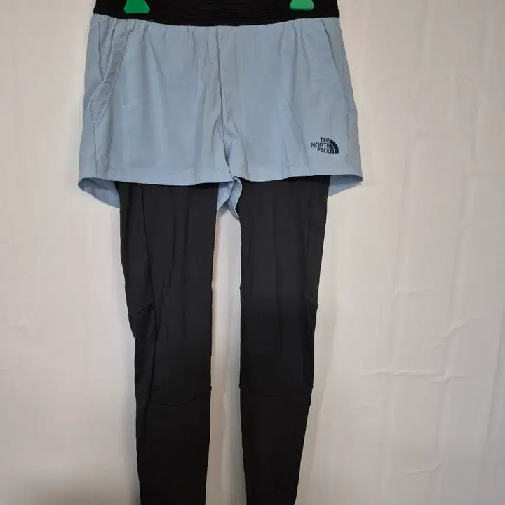 [BUNJANG] The North Face Shorts and Leggings Set - Sky Blue/Black / 노스페이스 반바지 레깅스 세트 하늘색/블랙