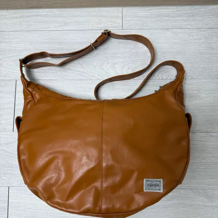 [BUNJANG] Porter Yoshida Freestyle Shoulder Bag L / Porter 요시다 포터 프리스타일 반달 숄더백 L