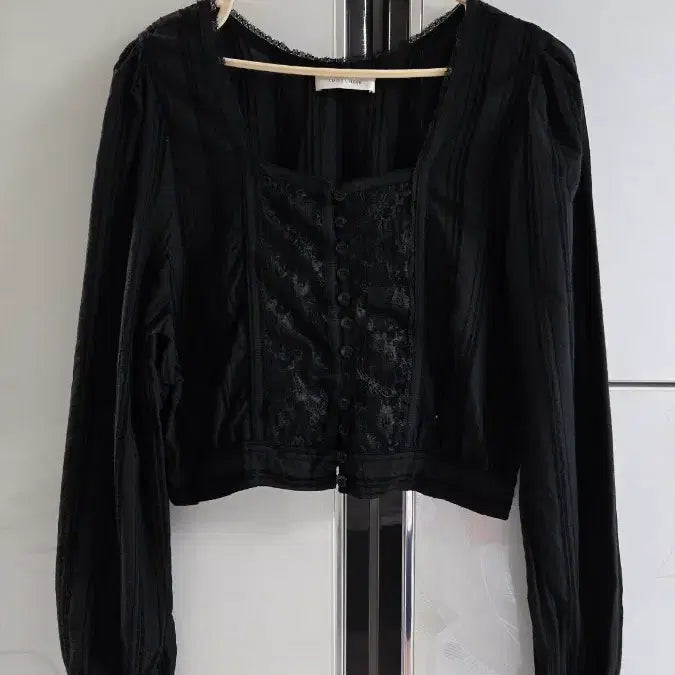 [BUNJANG] Unbranded Black Short Button Cardigan (Size 55-66) / 여성 단추 가디건 블랙 (숏) 55~66