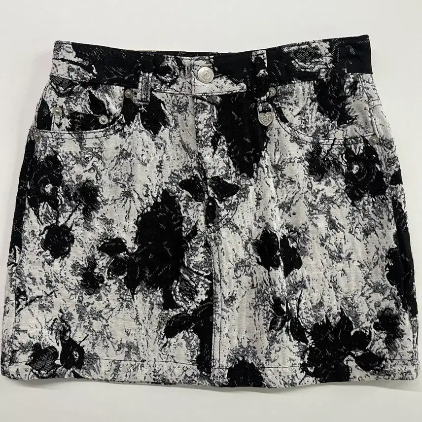 [BUNJANG] Tageto Flower Jacquard Mini Skirt Black / 타게토 플라워 자카드 미니스커트 블랙