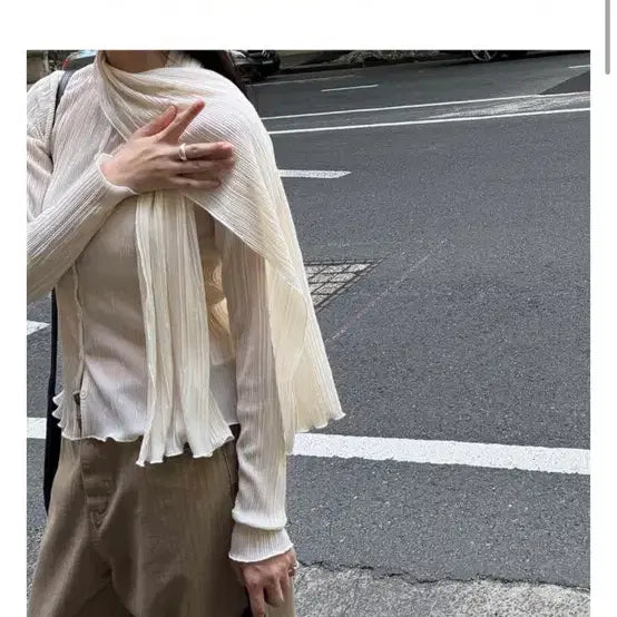 [BUNJANG] Kinda Beige Pleated Scarf Cardigan Cream / 킨다베이지 플리츠 스카프 가디건 크림 새상품