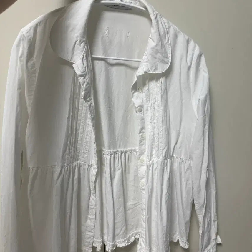 [BUNJANG] Ohesio Frill Blouse / 오헤시오 프릴블라우스
