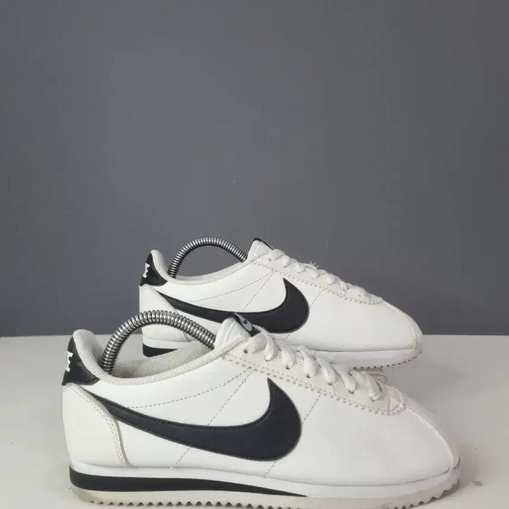 [BUNJANG] Nike Cortez White and Black Sneakers / 효자빈티지 235 나이키 코르테즈 흰검