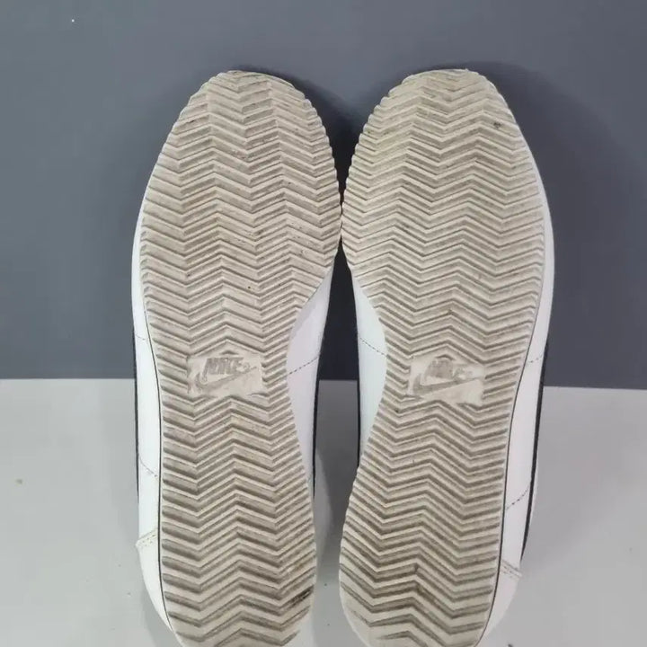 [BUNJANG] Nike Cortez White and Black Sneakers / 효자빈티지 235 나이키 코르테즈 흰검