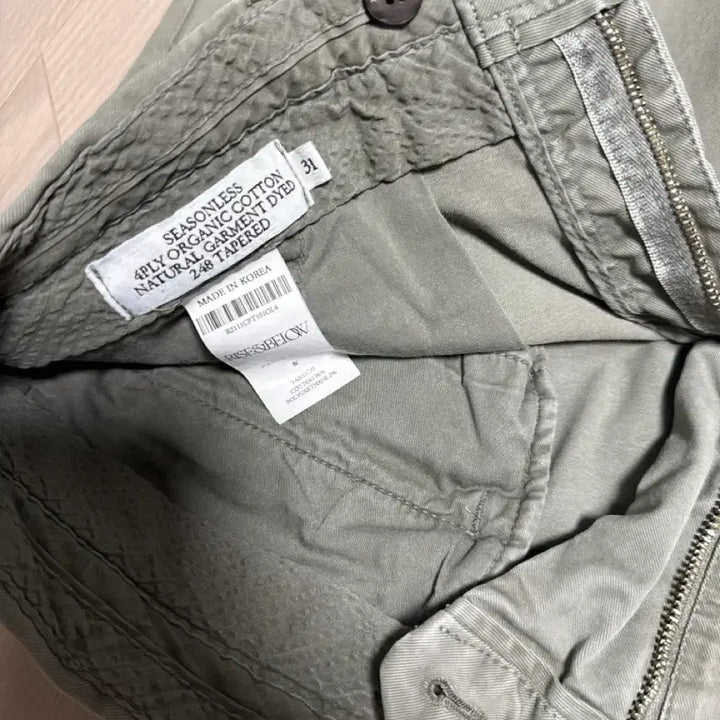 [SOLD OUT] 라이즈앤빌로우 카키색 치노 31