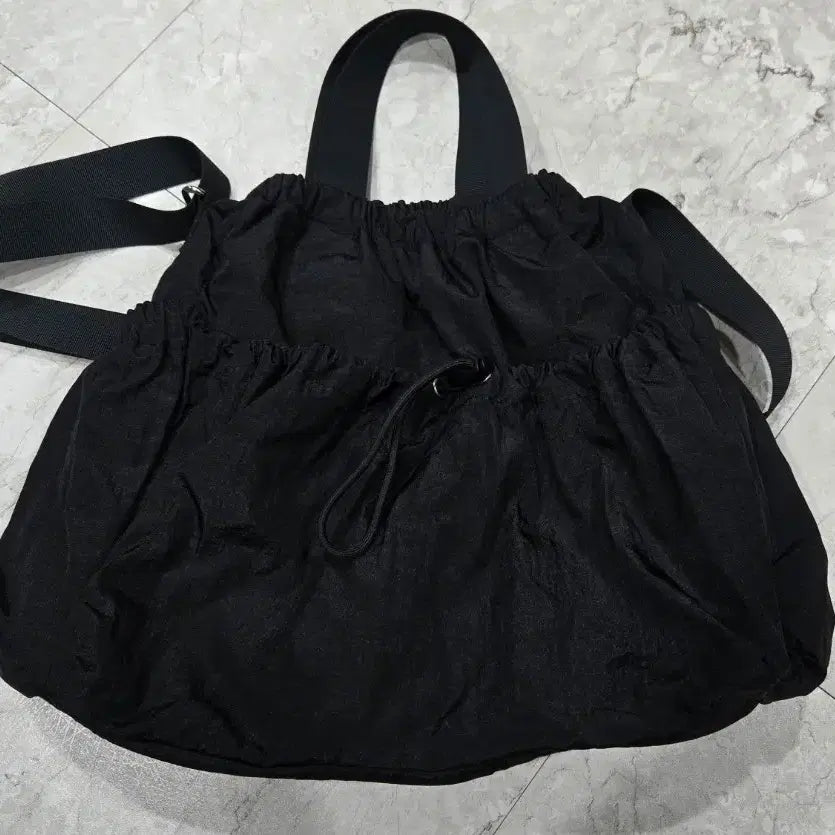 [BUNJANG] GU Gather Pocket Shoulder Bag / 일본 GU 개더 포켓 숄더백