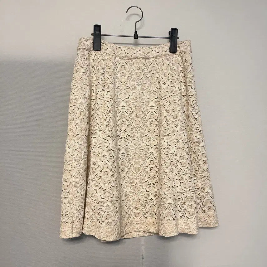 [SOLD OUT] 2026-3-1)BCBG레이스스커트