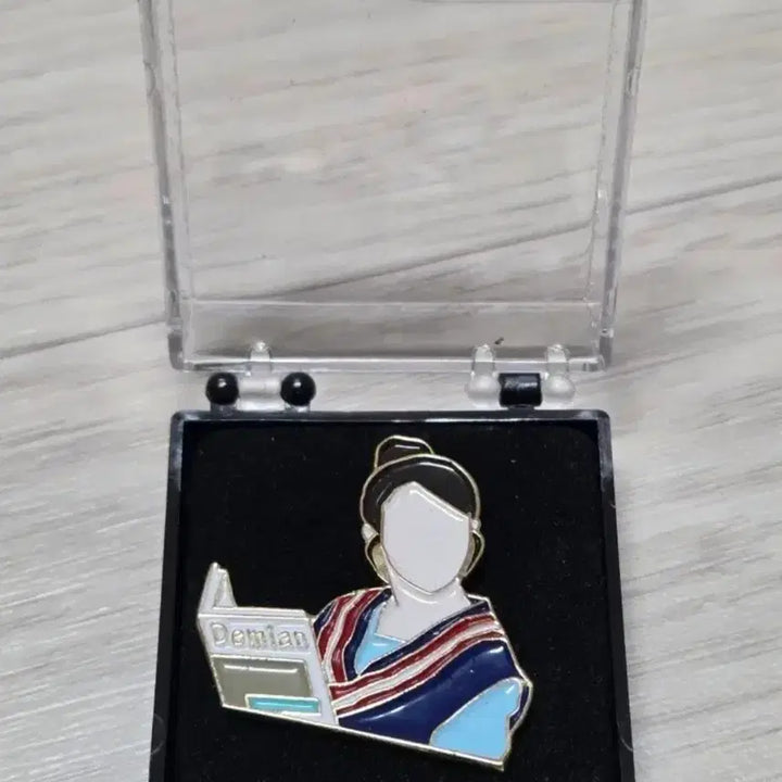 [SOLD OUT] 아이유 고퀄 핀뱃지 세트 3ea