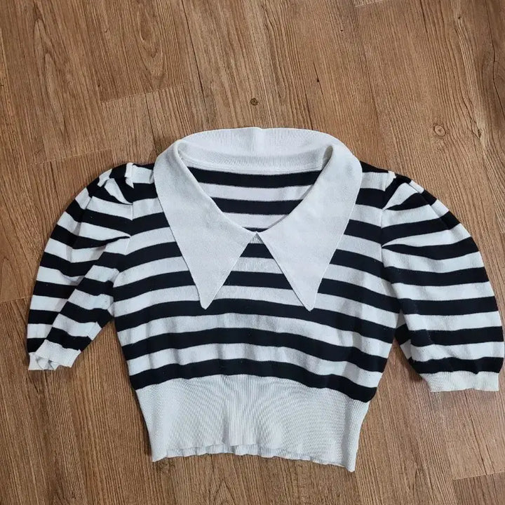 [SOLD OUT] 카라넥 스트라이프 반팔 니트