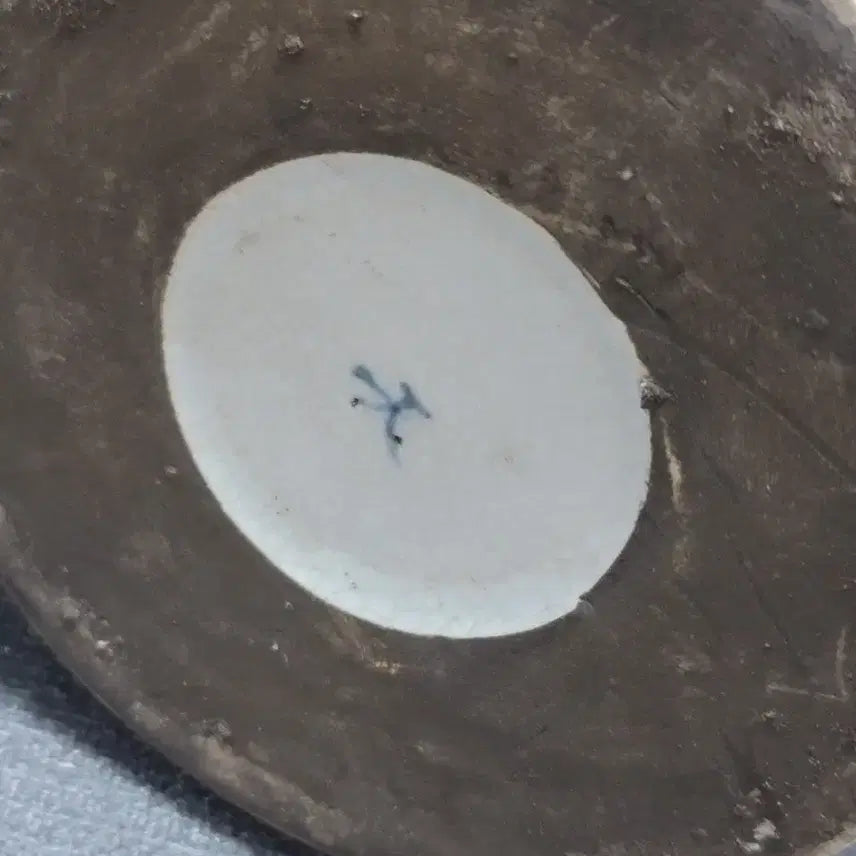 [BUNJANG] White Porcelain Naban Sauger Incense Burner / 백자 나반 쏘가리문 향로