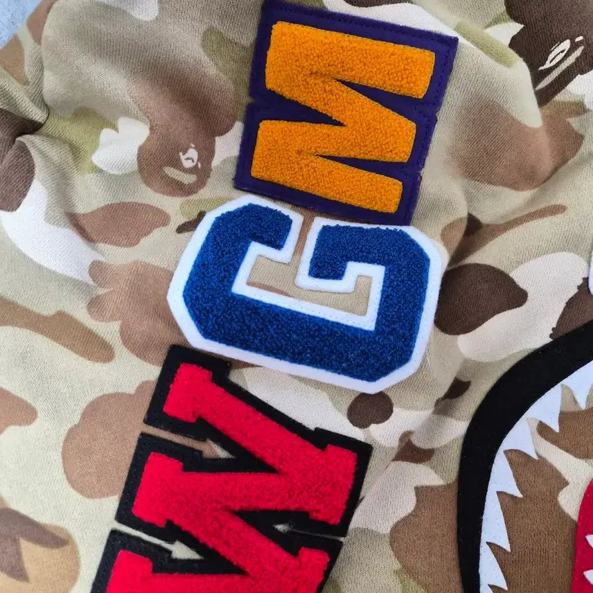 [SOLD OUT] 베이프 그라데이션 카모 샤크 후드