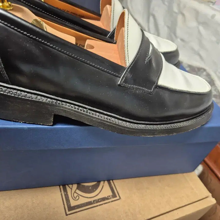 [SOLD OUT] 샌더스 스펙테이터 uk8.5size 판매합니다.