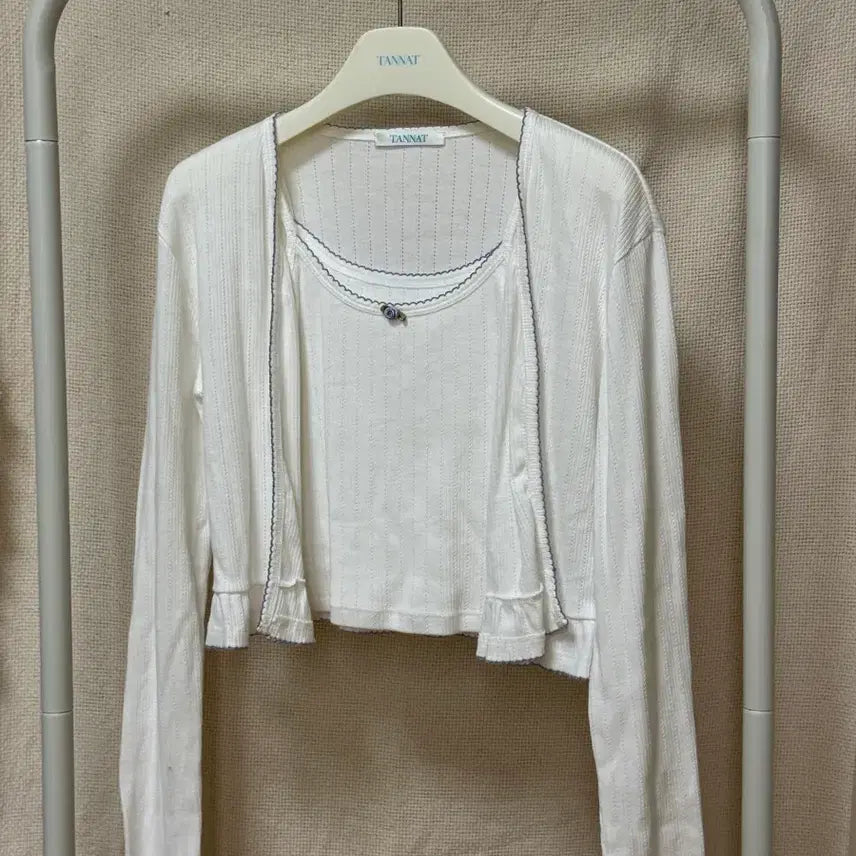 [BUNJANG] Tannat Flo Corsage Cardigan Set / 타낫 플로 코사지 가디건 세트