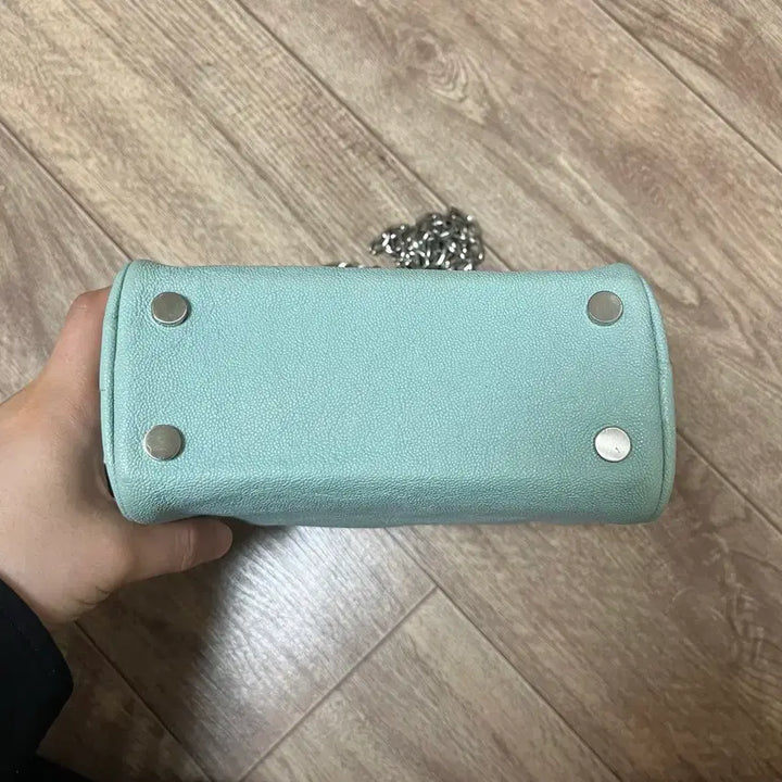 [BUNJANG] Minitmute Brett Mini Caviar Blue Crossbody Bag / 미닛뮤트 브렛미니 캐비어 블루
