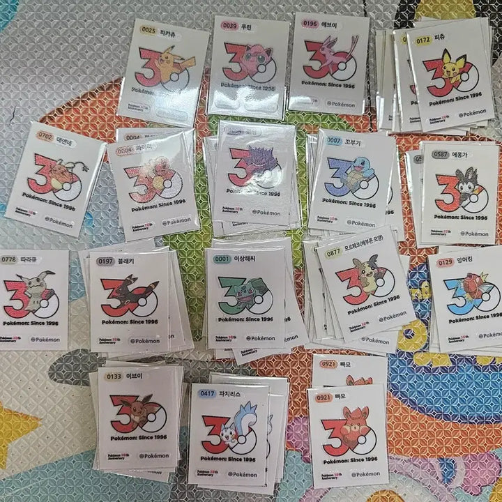 [BUNJANG] Pokemon 30th Anniversary Victini Reshiram Snorlax Sticker / 포켓몬 띠부씰 시즌5 30주년 비크티니  레시라무 나무킹 판매(가격내림)