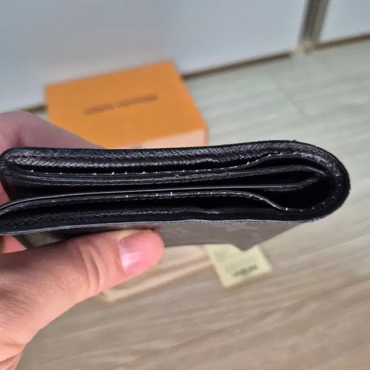 [BUNJANG] 루이비통 슬렌더 월릿 모노그램 이클립스 반지갑 풀박스 팝니다 / 루이비통 슬렌더 월릿 모노그램 이클립스 반지갑 풀박스 팝니다