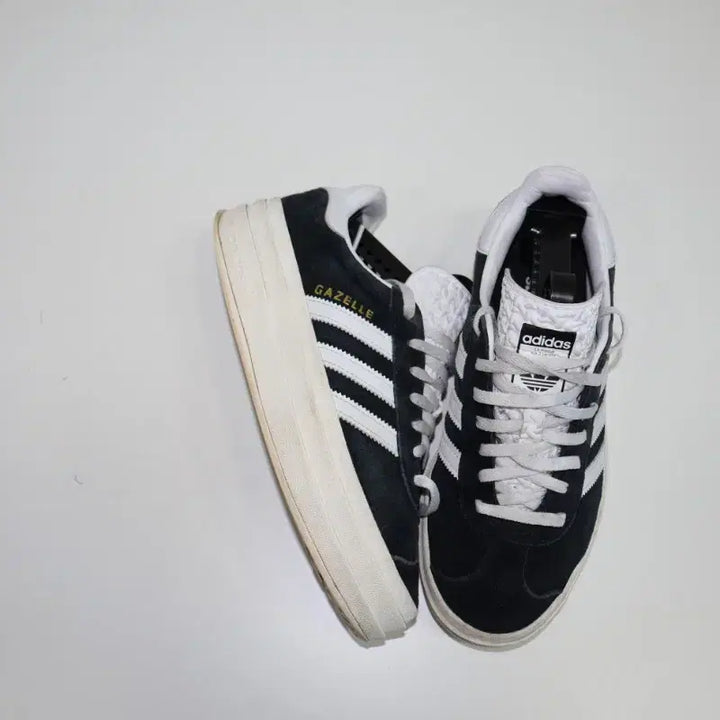 [BUNJANG] Adidas Gazelle Black Sneakers / 아디다스 가젤 블랙 235