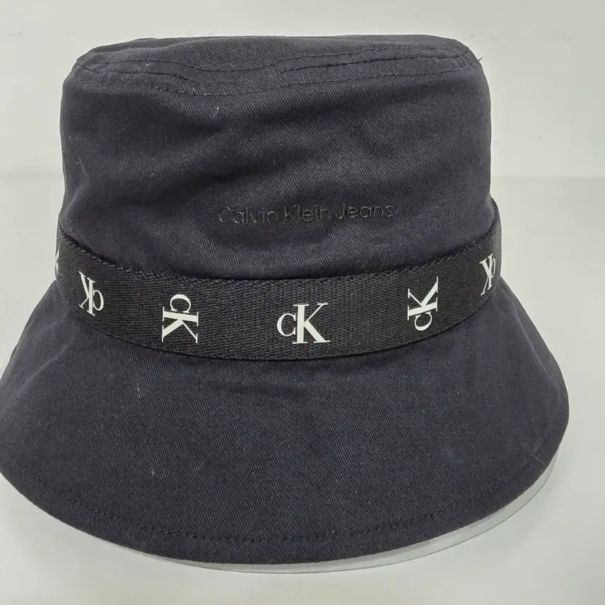[BUNJANG] Calvin Klein Jeans Black Logo Bucket Hat / 캘빈클라인진 블랙 로고 버킷햇