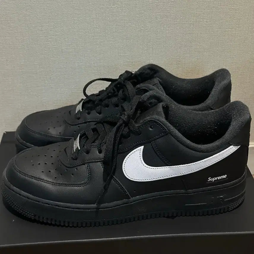 [BUNJANG] Nike x Supreme Air Force 1 Low Black Sneakers / 나이키 x 슈프림 에어포스 1 로우 블랙