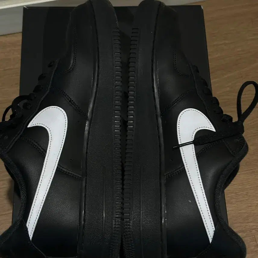 [BUNJANG] Nike x Supreme Air Force 1 Low Black Sneakers / 나이키 x 슈프림 에어포스 1 로우 블랙