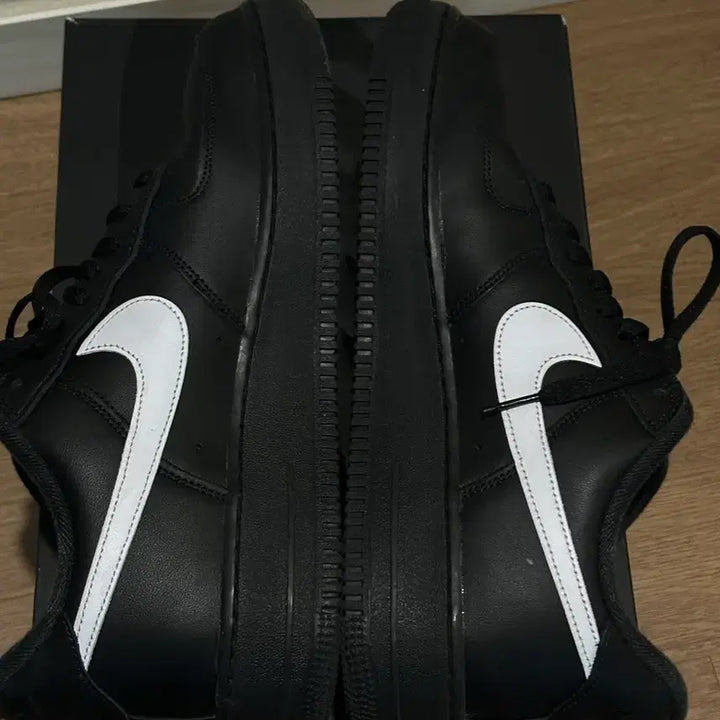 [BUNJANG] Nike x Supreme Air Force 1 Low Black Sneakers / 나이키 x 슈프림 에어포스 1 로우 블랙