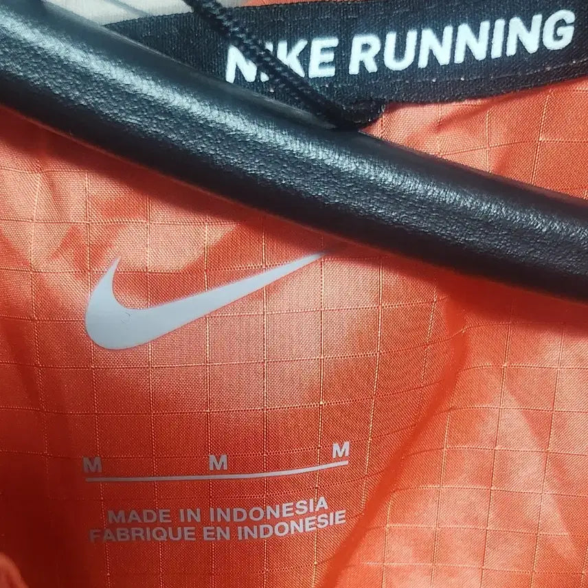[BUNJANG] Nike Orange Windbreaker Hooded Jacket / 나이키 오렌지색 바람막이 후드 자켓