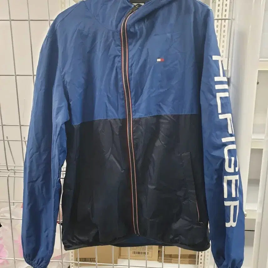 [BUNJANG] Tommy Hilfiger Windbreaker Jacket 105 / 타미힐피거 정품 바람막이 105사이즈 판매합니다