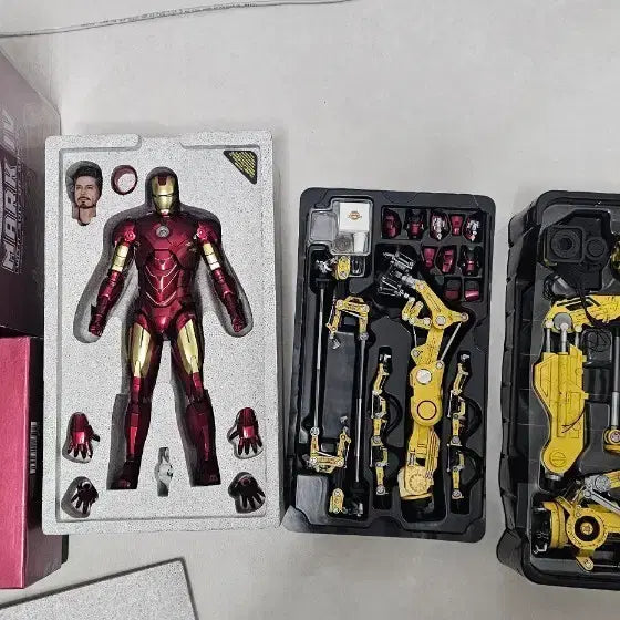 [BUNJANG] Hot Toys Iron Man Mark IV + Suit Up Gantry MMS462 / Hot Toys - MMS462 D22 아이언맨 마크4 슈트업 겐트리