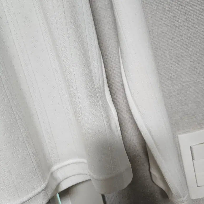 [BUNJANG] Rosebay Mini Rose Scallop Long Sleeve T-shirt / 로즈베이 미니로즈스카시 티셔츠