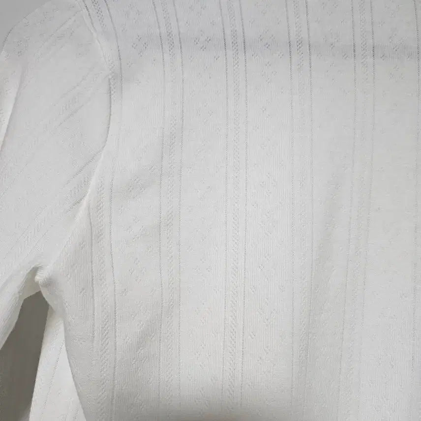 [BUNJANG] Rosebay Mini Rose Scallop Long Sleeve T-shirt / 로즈베이 미니로즈스카시 티셔츠