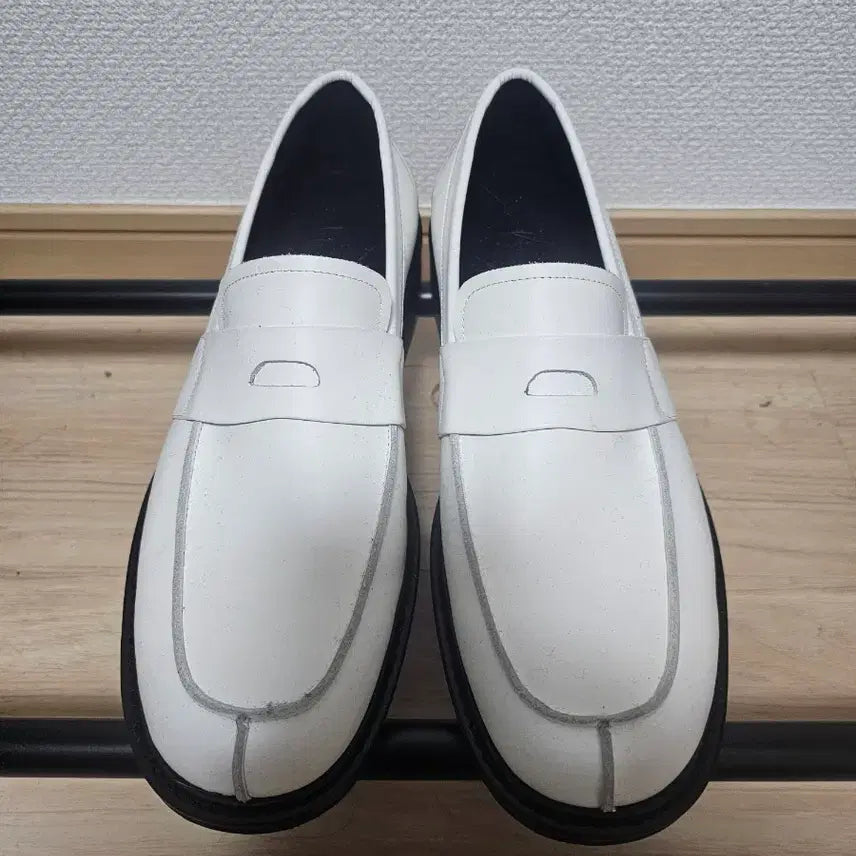 [BUNJANG] Romantic Move Vibram New U-Tip Loafers White 260 / 로맨틱무브 비브람 뉴 유팁 로퍼 화이트 260