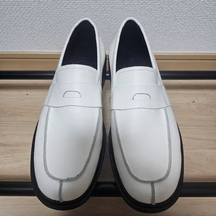 [BUNJANG] Romantic Move Vibram New U-Tip Loafers White 260 / 로맨틱무브 비브람 뉴 유팁 로퍼 화이트 260