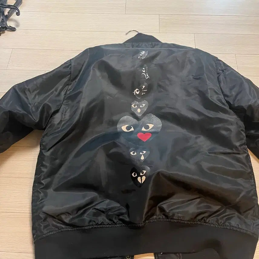 [BUNJANG] Comme des Garçons Heart Appliqué Bomber Jacket Black L / 꼼데가르송 하트 와펜 봄버 자켓 검정L