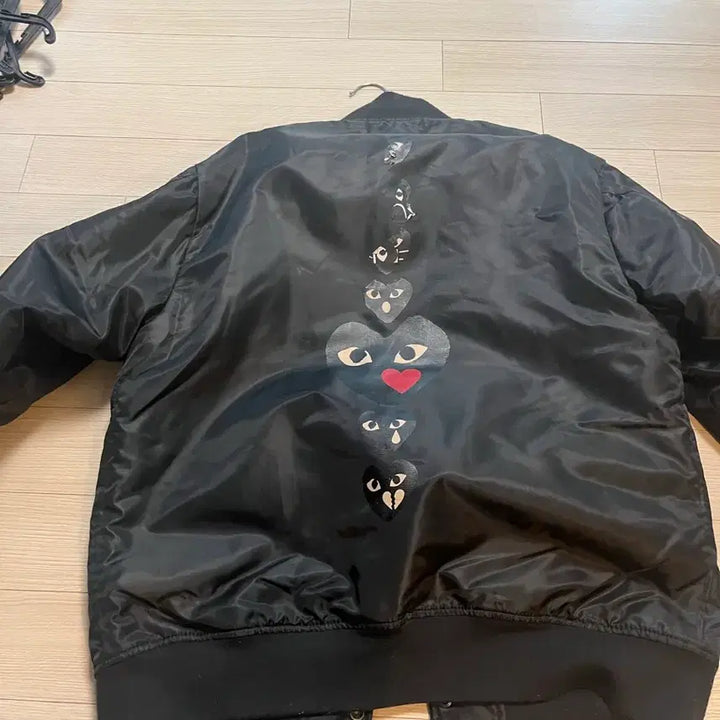 [BUNJANG] Comme des Garçons Heart Appliqué Bomber Jacket Black L / 꼼데가르송 하트 와펜 봄버 자켓 검정L
