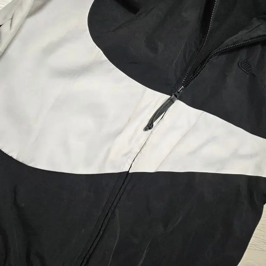 [SOLD OUT] Nike 나이키 M 빅스우시 우븐 바람막이 자켓