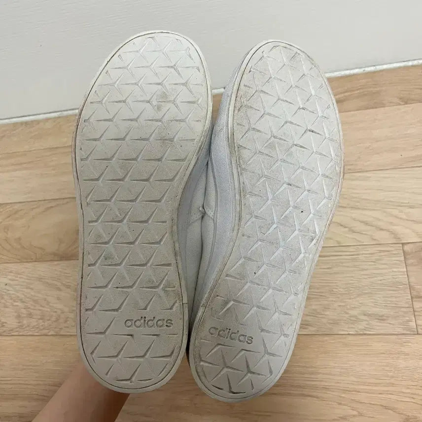 [BUNJANG] Adidas White Canvas Sneakers 240 / 아디다스 브로마 화이트 캔버스 운동화 240