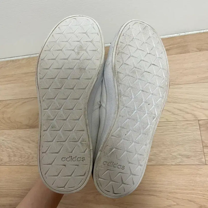 [BUNJANG] Adidas White Canvas Sneakers 240 / 아디다스 브로마 화이트 캔버스 운동화 240
